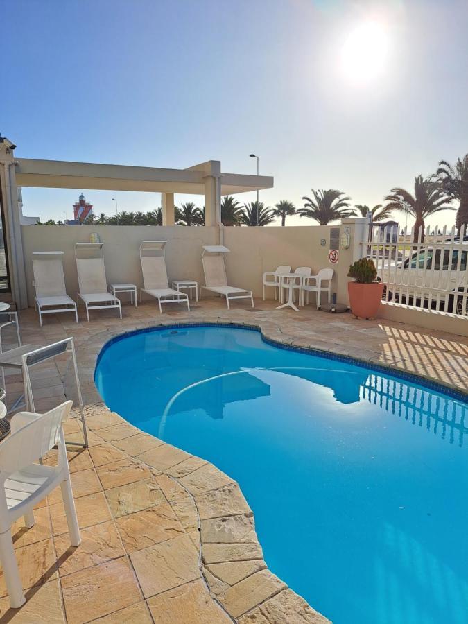 3 Bedroom Sea Facing Family Apartment Cape Town Moullie Point Bagian luar foto