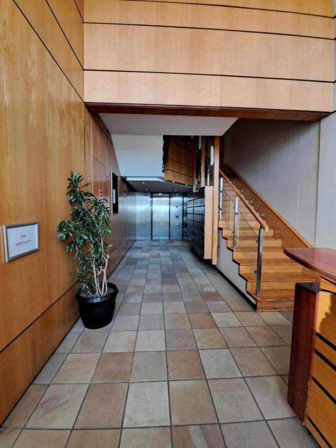 3 Bedroom Sea Facing Family Apartment Cape Town Moullie Point Bagian luar foto