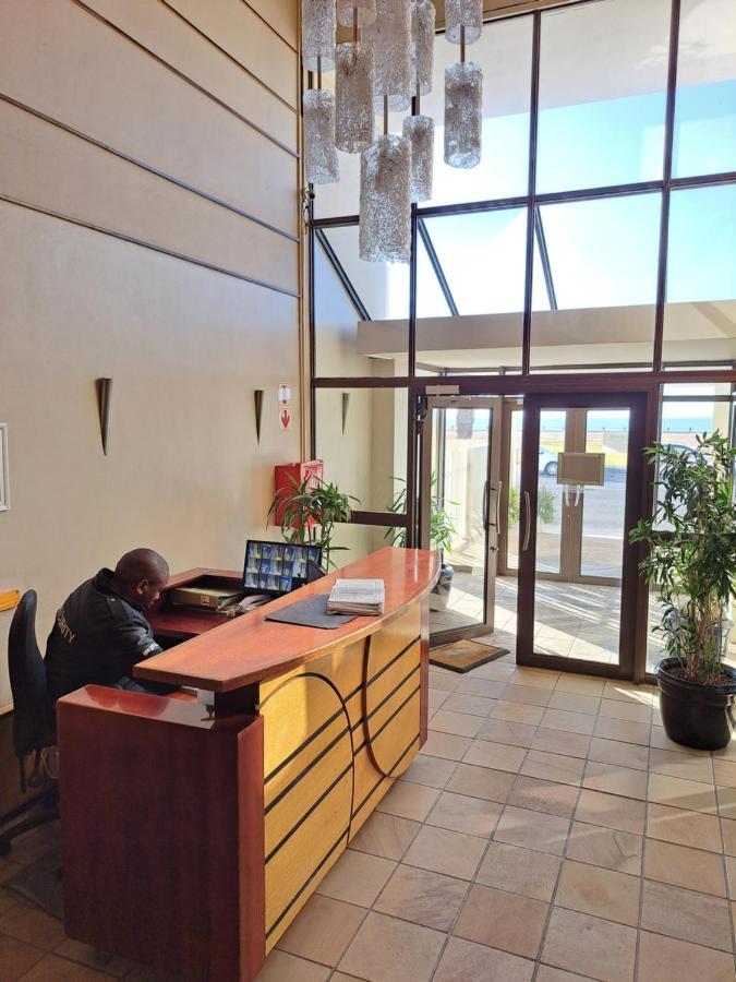 3 Bedroom Sea Facing Family Apartment Cape Town Moullie Point Bagian luar foto