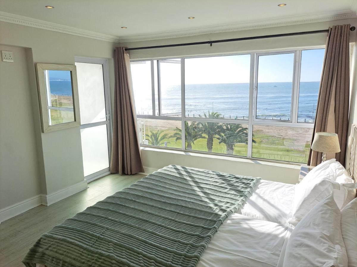 3 Bedroom Sea Facing Family Apartment Cape Town Moullie Point Bagian luar foto