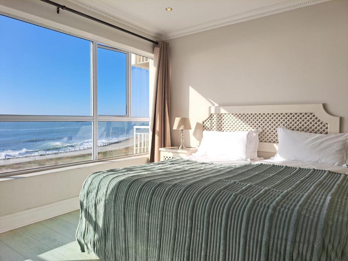 3 Bedroom Sea Facing Family Apartment Cape Town Moullie Point Bagian luar foto