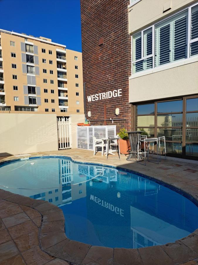 3 Bedroom Sea Facing Family Apartment Cape Town Moullie Point Bagian luar foto