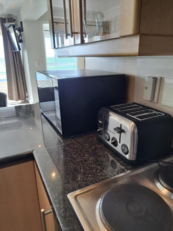 3 Bedroom Sea Facing Family Apartment Cape Town Moullie Point Bagian luar foto